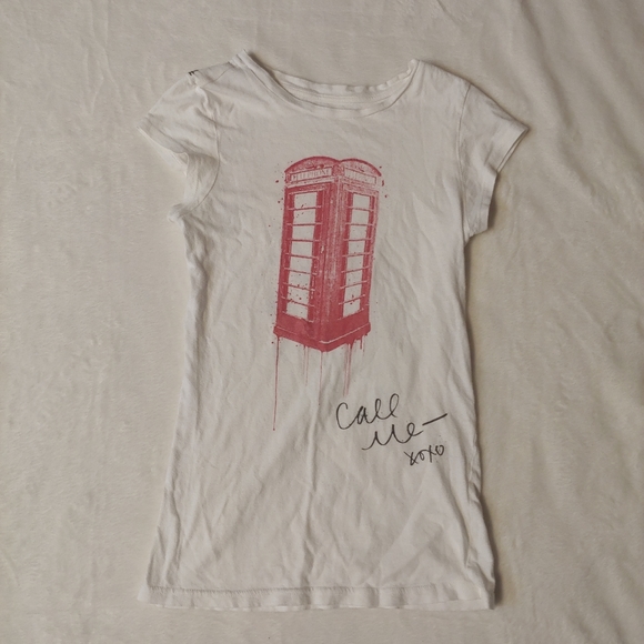 ✌️ for $25 | Vintage inspired phone booth t-shirt - Picture 2 of 3
